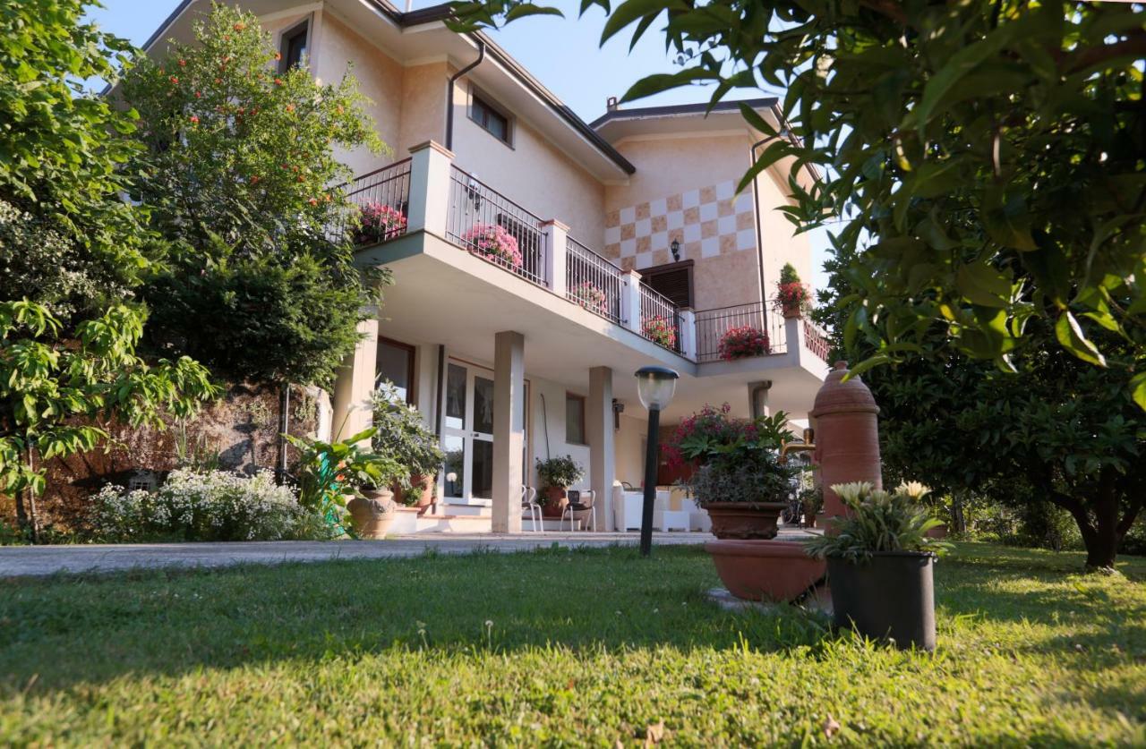 Villa Parte Di Casa Con Giardino E Piscina Pietrasanta Exterior foto